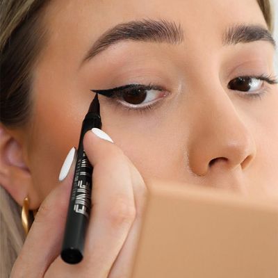 Fine Line Liquid Waterproof Eyeliner Black
